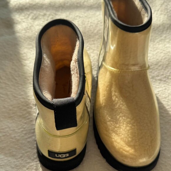 Ugg Clear Rain Boots size 10 - Picture 2 of 3